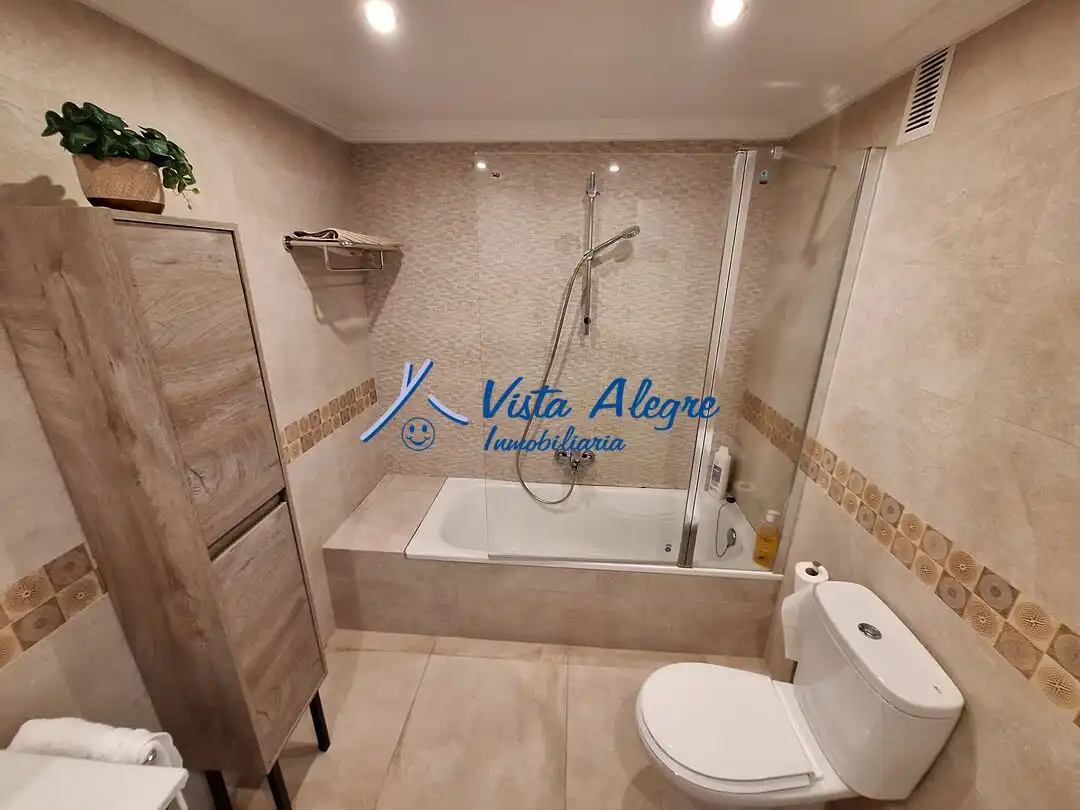 Bathroom of Flat for sale in Haro, La Rioja