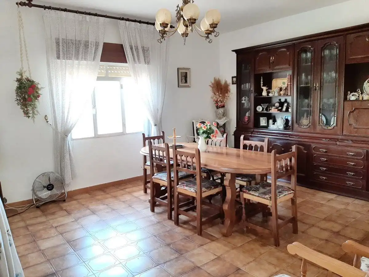 Chalet con piscina en venta en Valdepeñas, imagen 9
