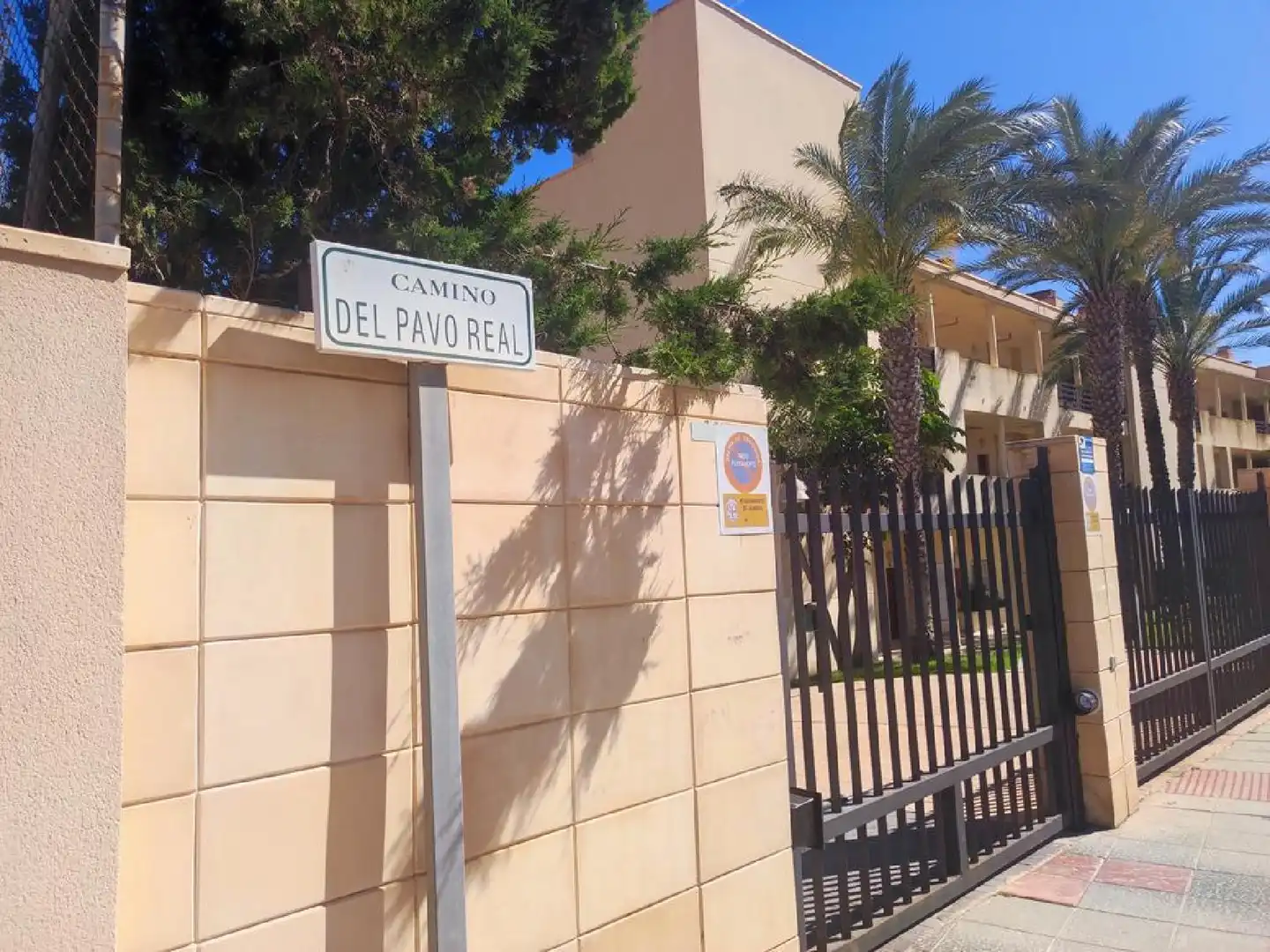 Parking de Piso en venta en Almería con Trastero y Piscina comunitaria