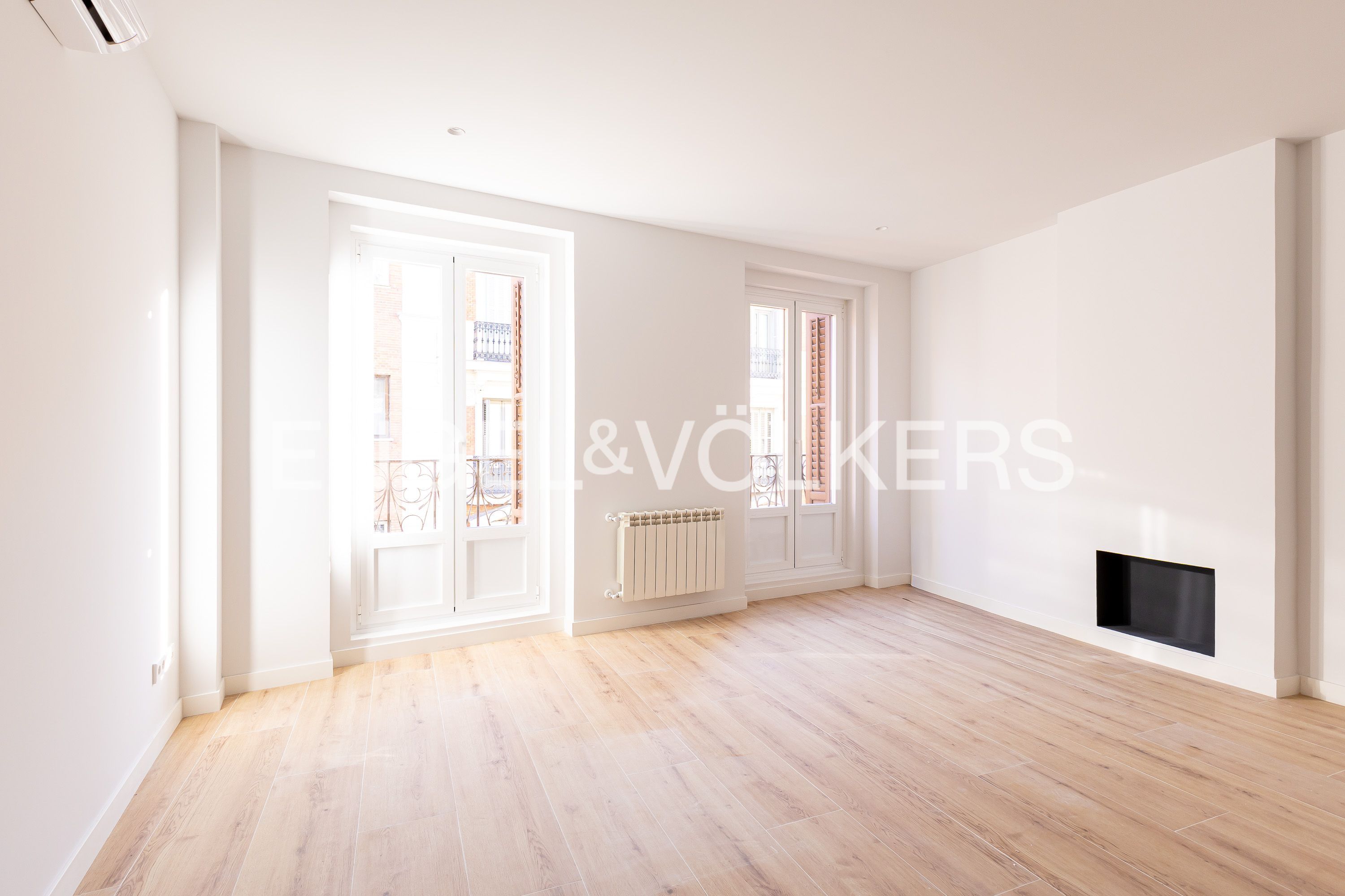 Bedroom of Apartment to rent in  Madrid Capital  with Air Conditioner, Heating and Balcony