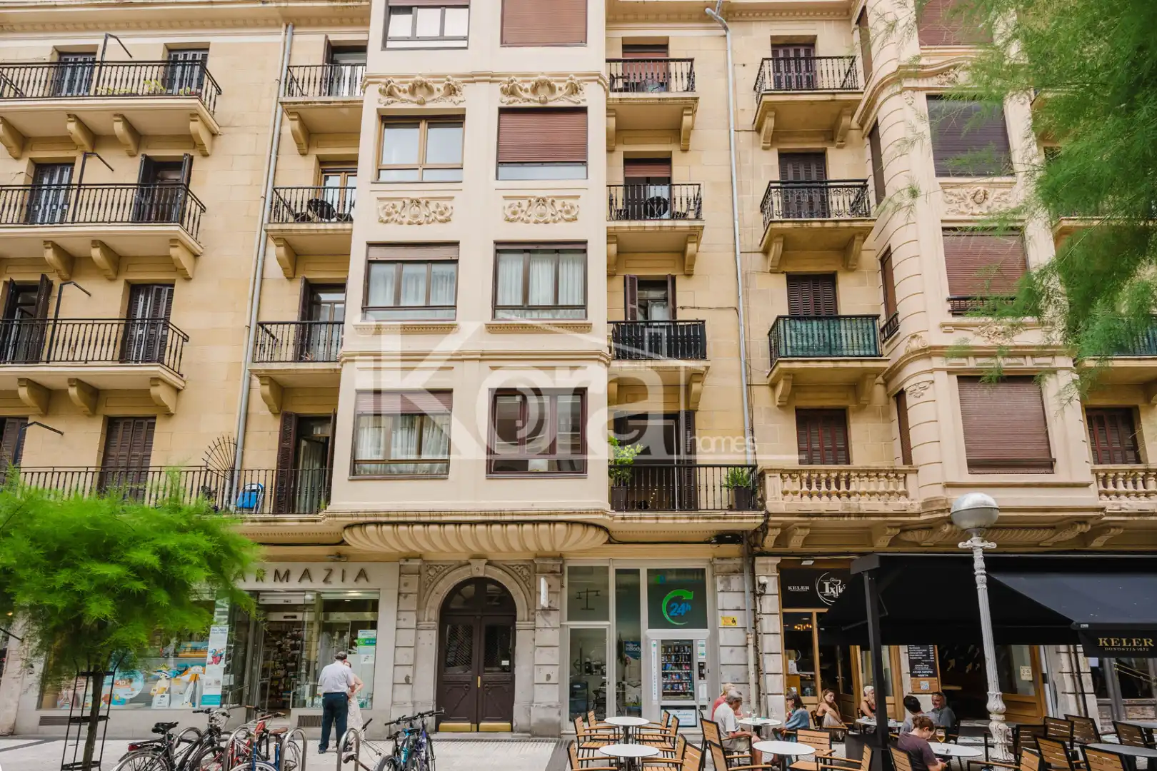 Vista exterior de Pis en venda en Donostia - San Sebastián  amb Calefacció, Parquet i Moblat