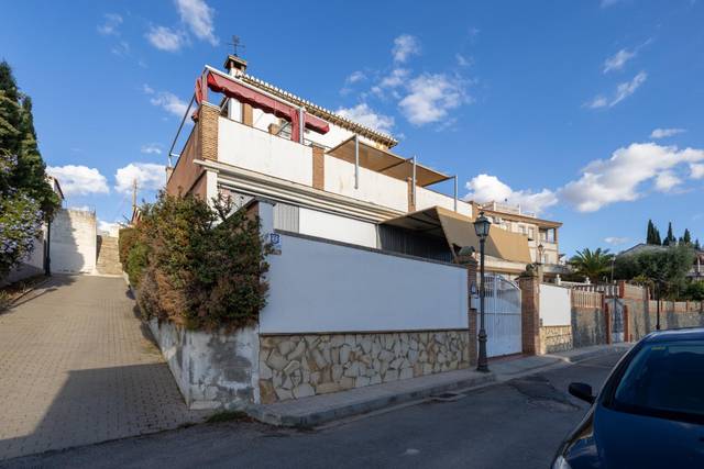 Casa-chalet en Venta en Calle ALEMANIA en Huétor Vega