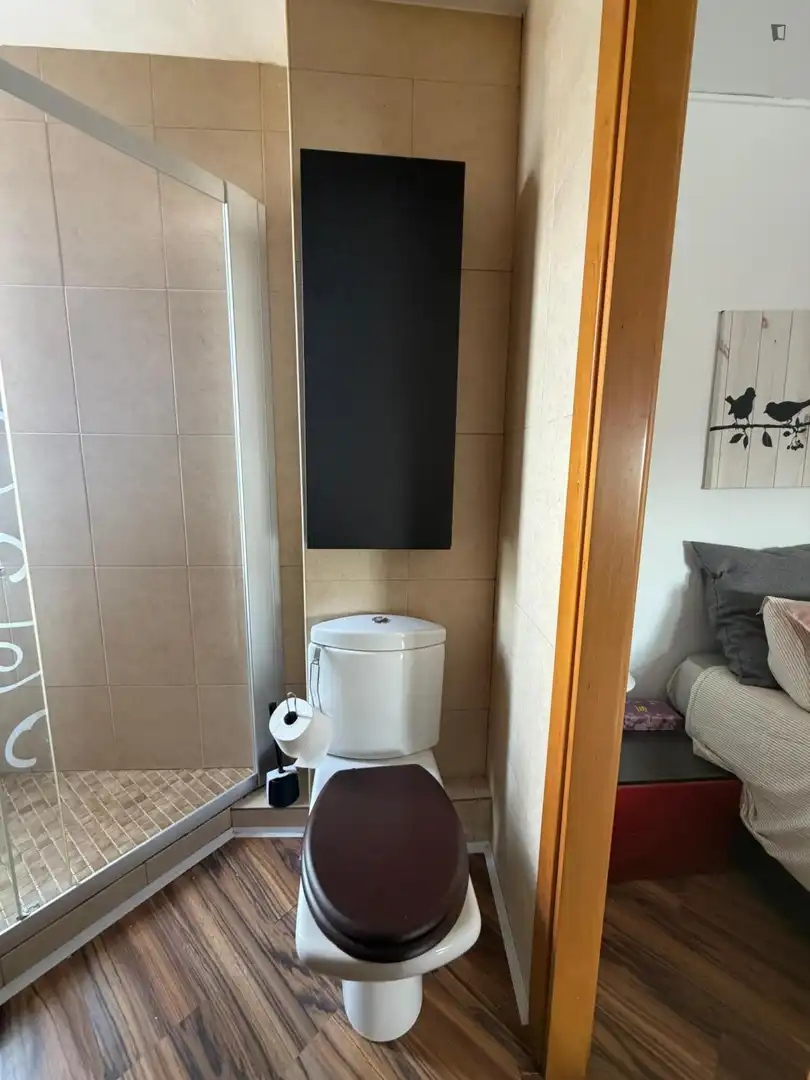 Baño de Apartamento de alquiler en Valencia con Aire acondicionado, Calefacción y Amueblado