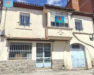 Vista exterior de Casa o xalet en venda en Ávila Capital amb Terrassa i Balcó