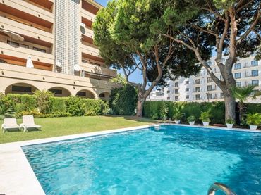 Apartament amb balcó en venda a Calle las Acacìas 6