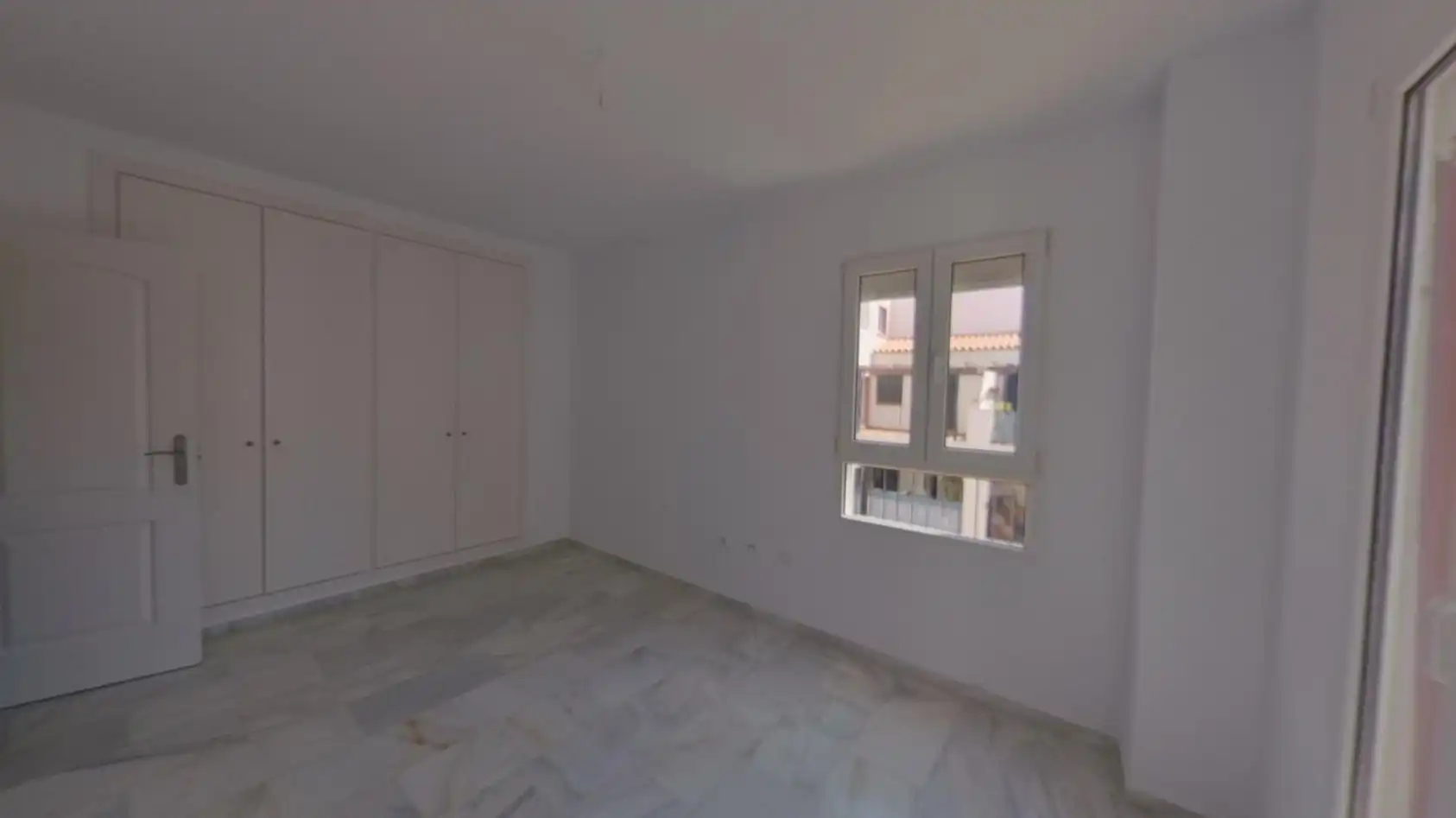 Habitación de Piso en venta en Benalmádena con Trastero y Piscina