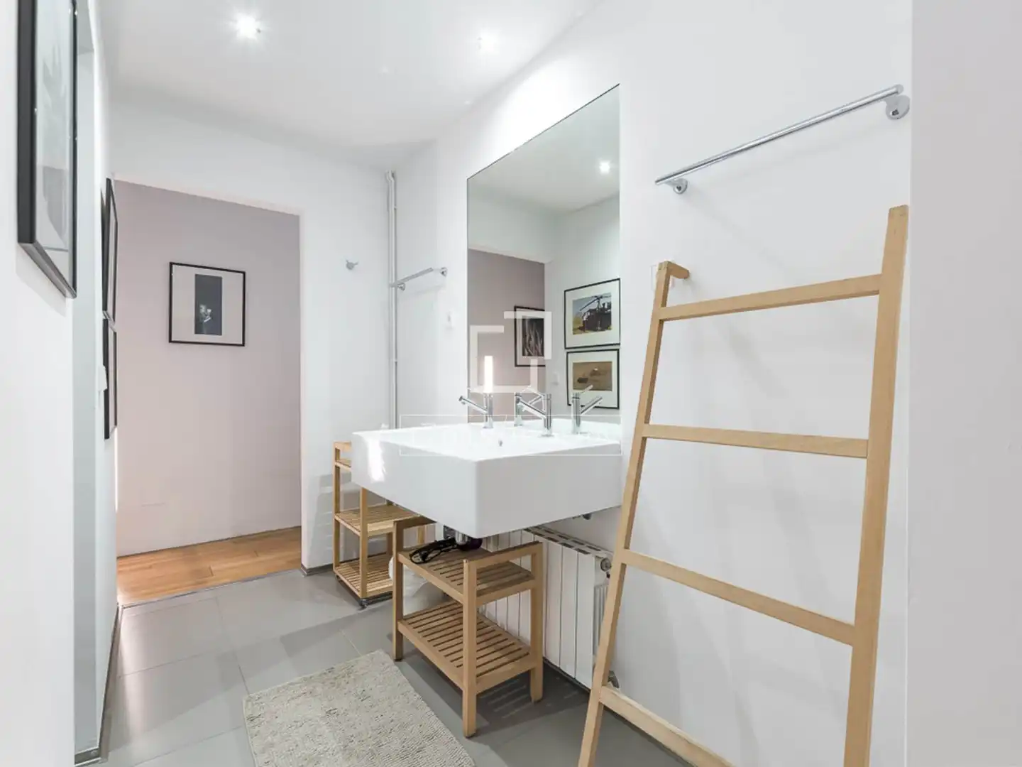 Badezimmer von Wohnung zum Verkauf in Barcelona mit Klimaanlage, Heizung und Parkett