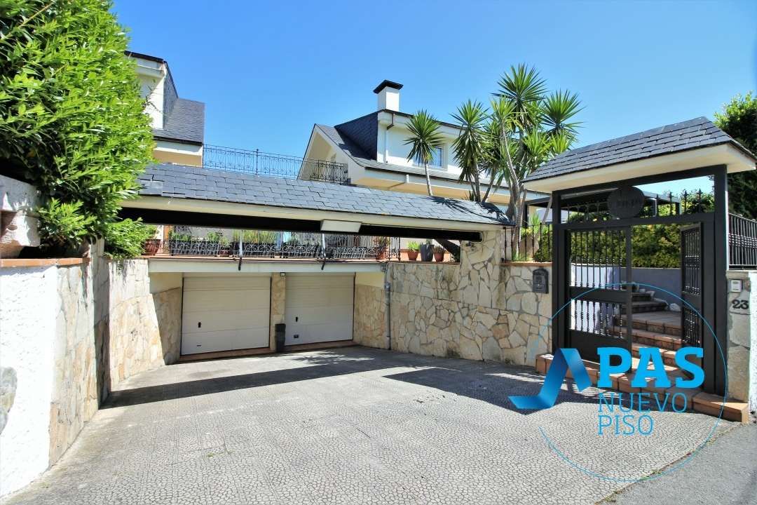 Exterior view of House or chalet for sale in Santander  with Heating, Private garden and Terrace