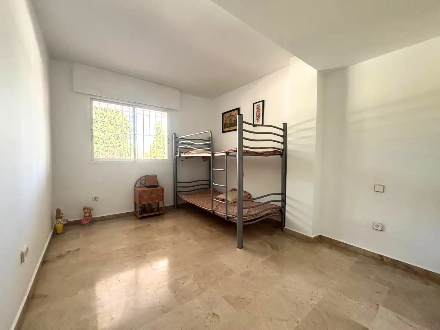 Bedroom of Flat for sale in Marbella  with Air Conditioner, Private garden and Terrace