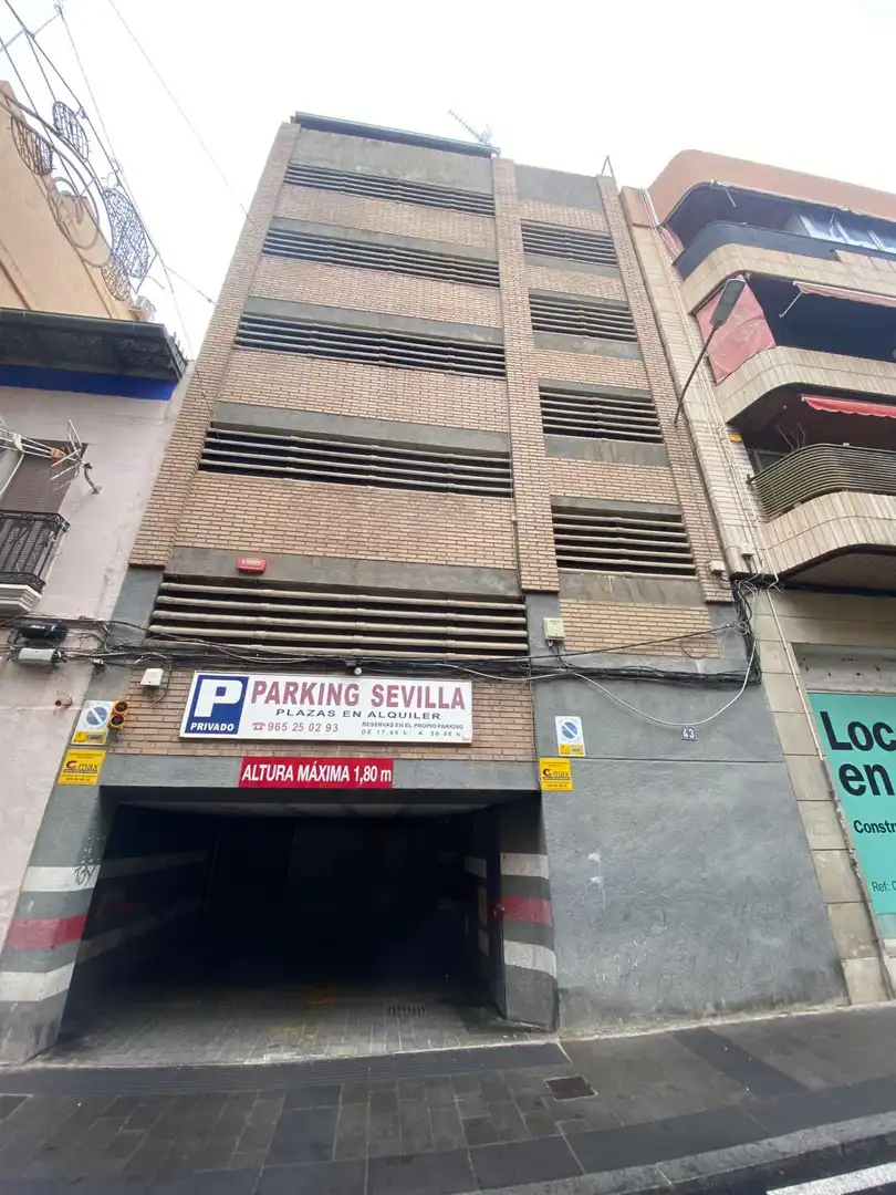 Parkplatz von Garage zum Verkauf in Alicante / Alacant