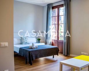 Dormitori de Apartament de lloguer en  Barcelona Capital amb Aire condicionat i Balcó