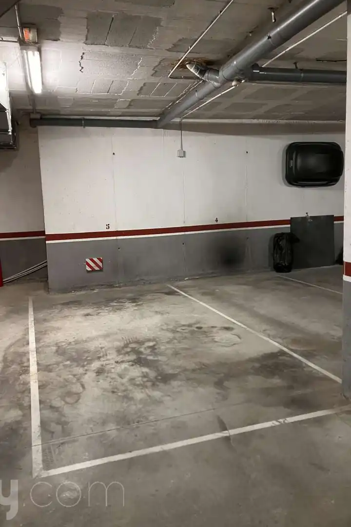 Aparcament de Pis en venda en Vilafranca del Penedès amb Aire condicionat, Calefacció i Balcó