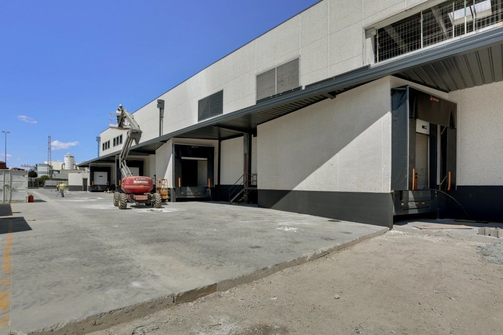 Vista exterior de Nave industrial de alquiler en Getafe