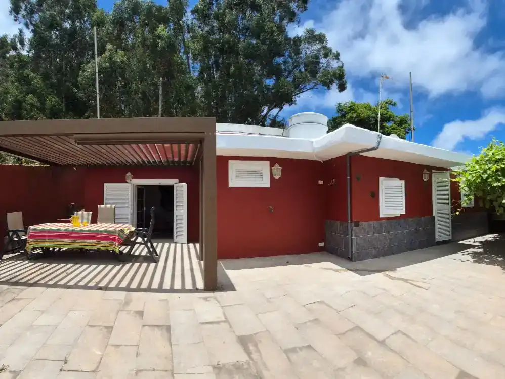 Vista exterior de Planta baixa en venda en Moya (Las Palmas) amb Jardí privat, Parquet i Traster