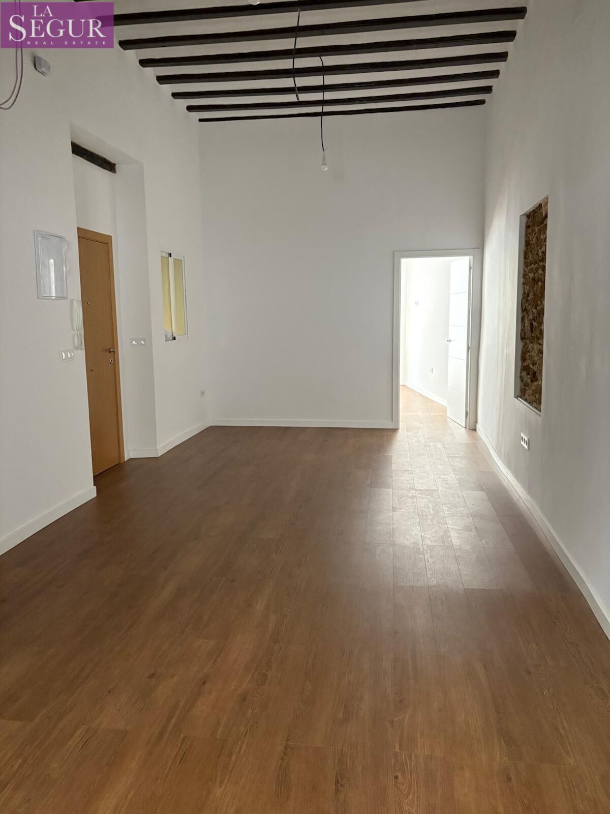 Piso en venta en  Cádiz Capital con Balcón