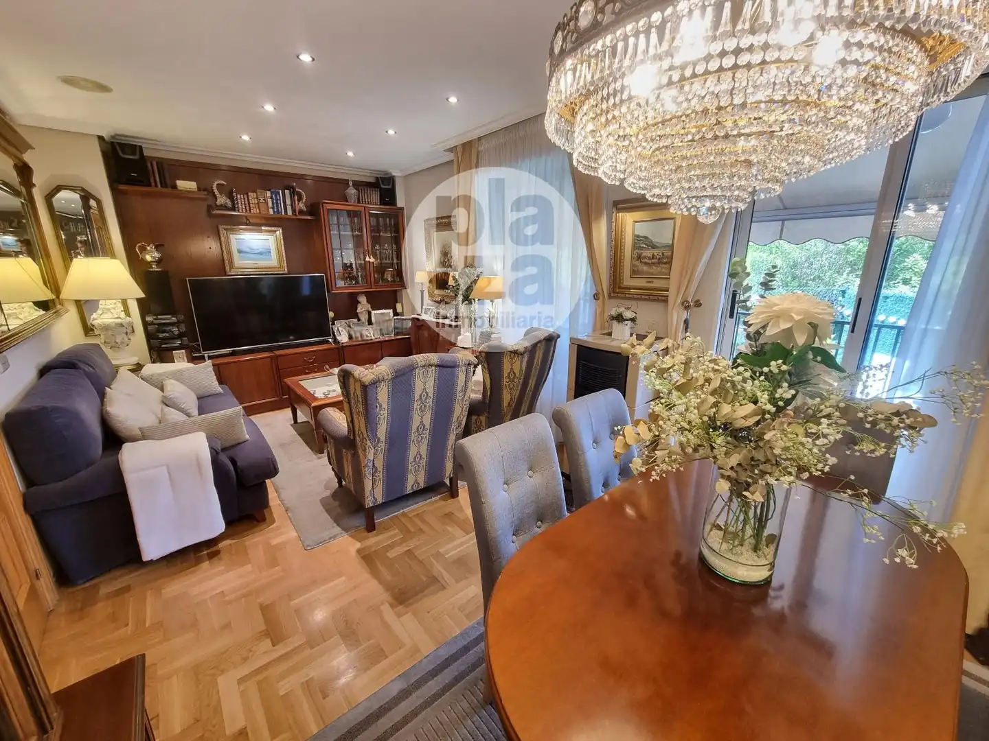 Wohnzimmer von Einfamilien-Reihenhaus zum Verkauf in Burgos mit Heizung, Terrasse und Abstellraum