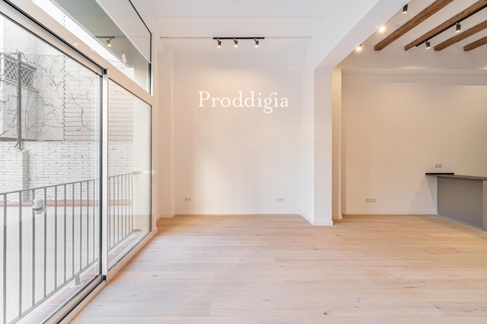 Duplex for sale in  Barcelona Capital  with Air Conditioner, Heating and Terrace