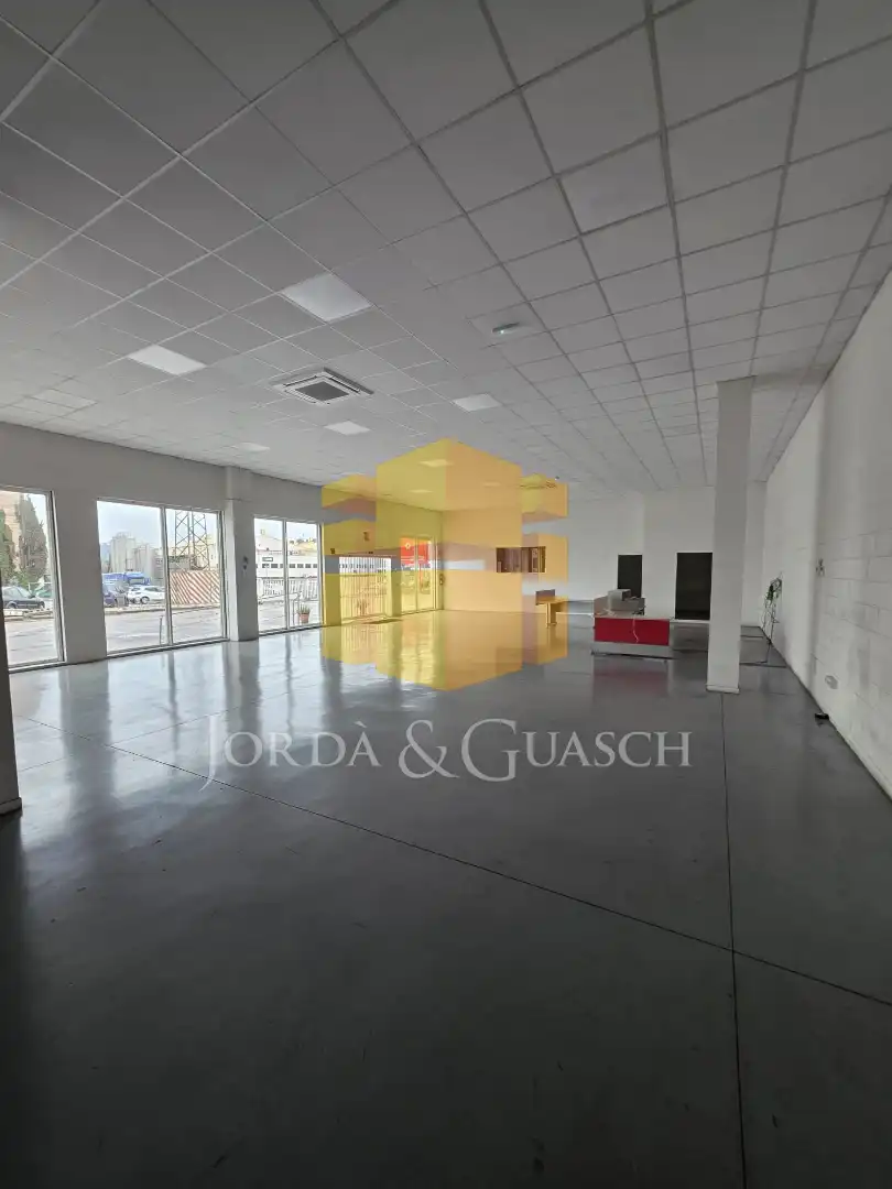 Industrial building with lift to rent in Carrer Química 30, imagen 8