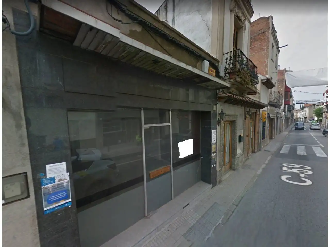 Locale commerciale in affitto a Calle agusti santacruz,