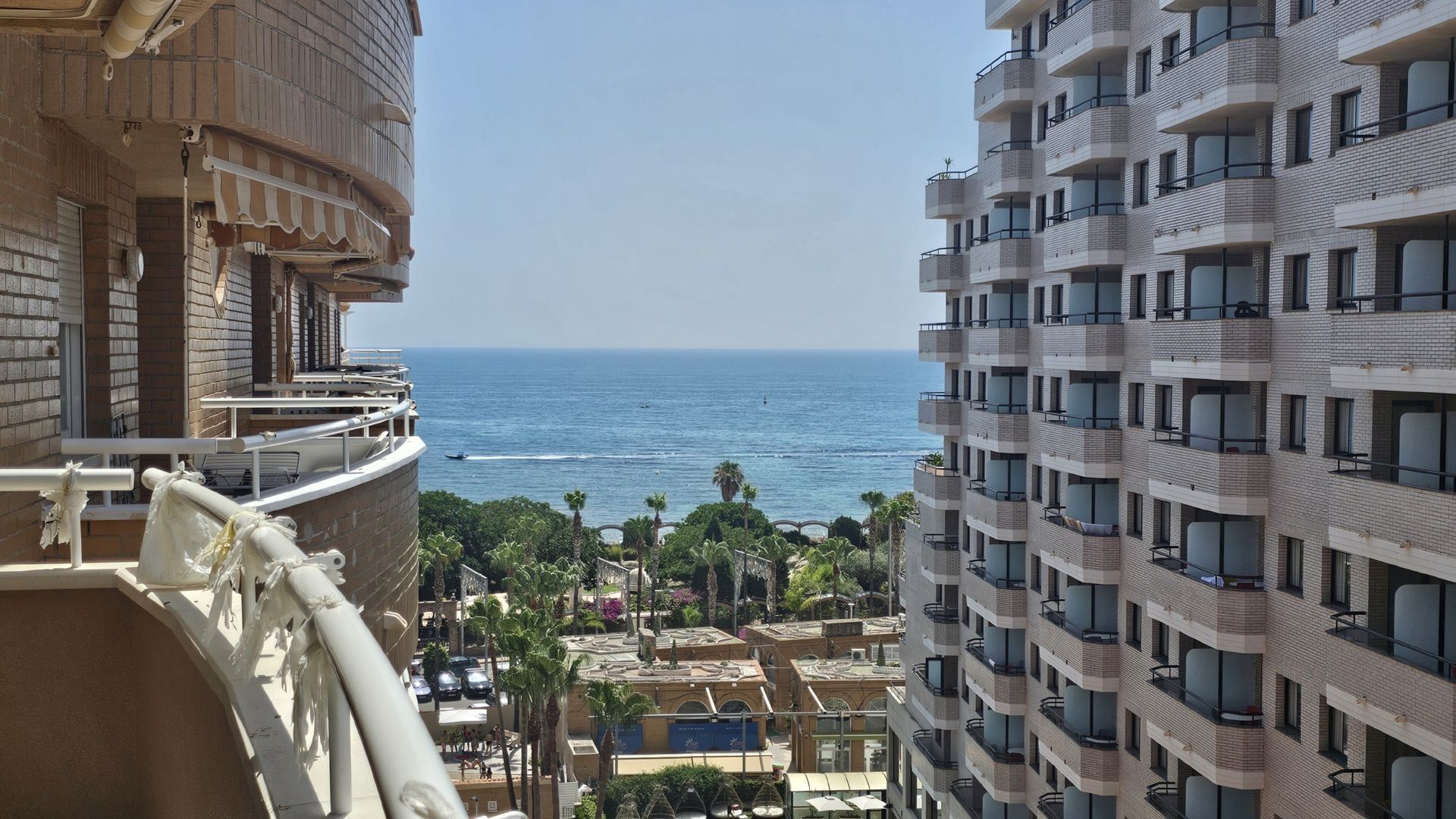 Vista exterior de Apartamento en venta en Oropesa del Mar / Orpesa con Aire acondicionado, Calefacción y Terraza