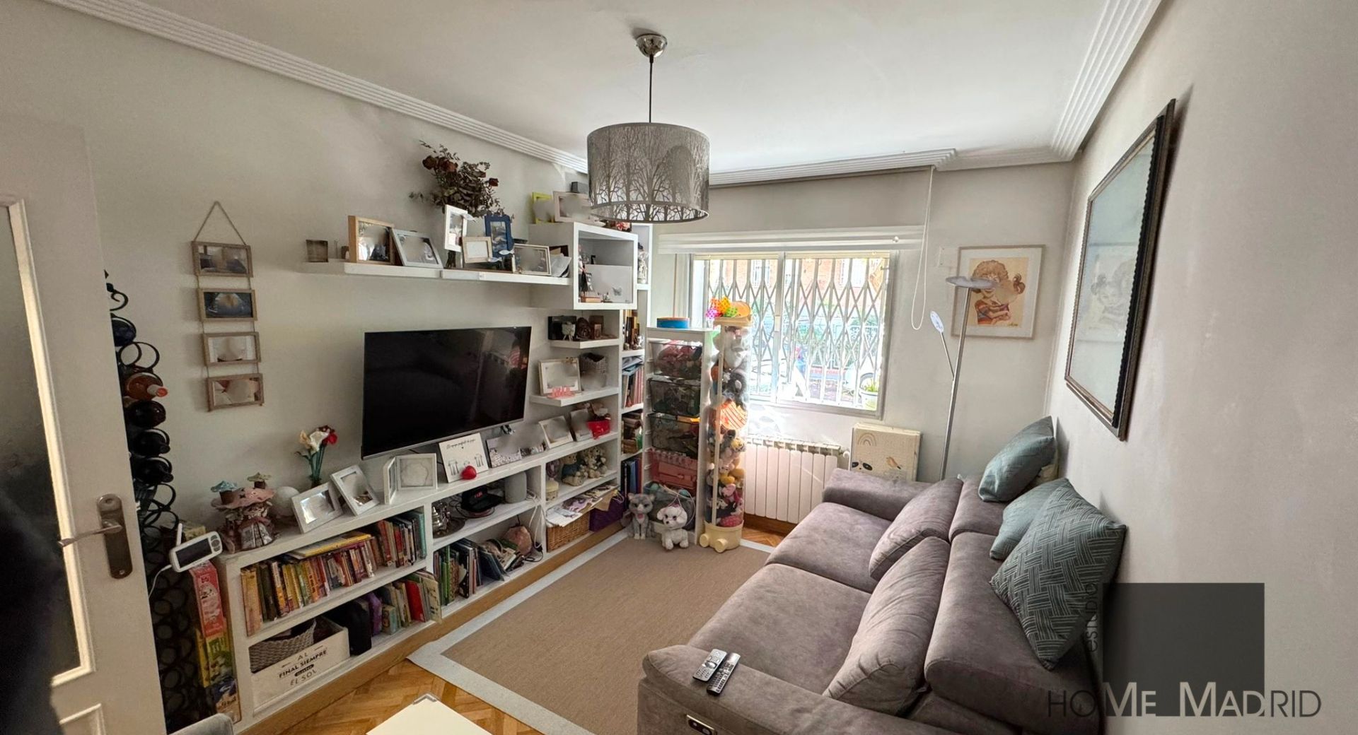 Living room of Flat for sale in  Madrid Capital  with Heating and Parquet flooring