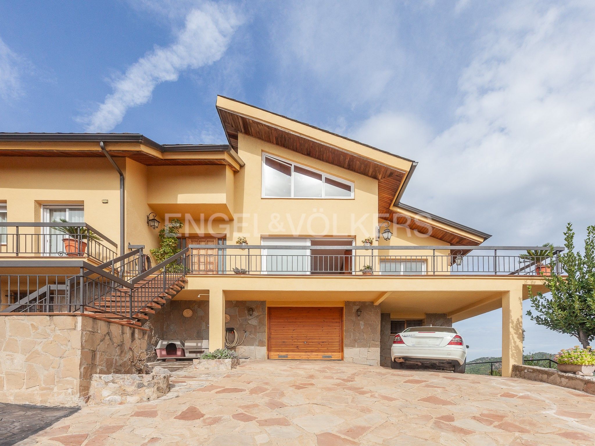 Exterior view of House or chalet for sale in Castellar del Vallès  with Air Conditioner, Heating and Private garden
