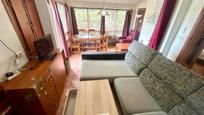 Sala d'estar de Casa o xalet en venda en Onil amb Aire condicionat, Jardí privat i Piscina