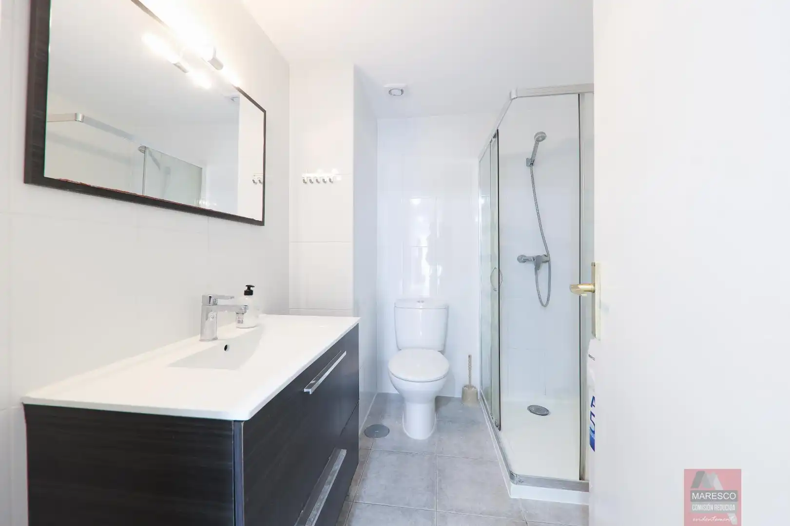 Bathroom of Flat for sale in Fuengirola  with Air Conditioner, Terrace and Balcony