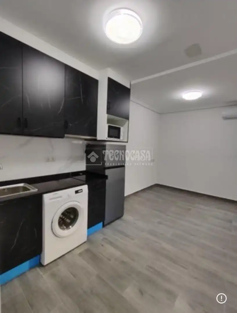 Kitchen of Buildings for sale in Madrid