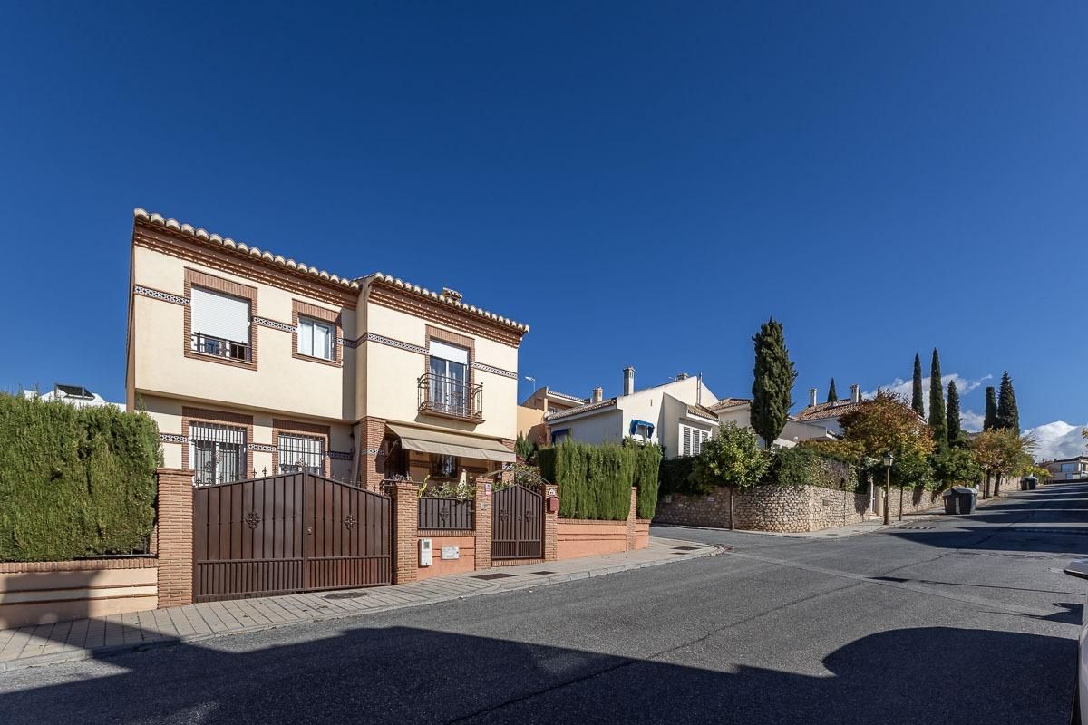 Exterior view of House or chalet for sale in Huétor Vega  with Air Conditioner, Heating and Terrace