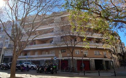 Exterior view of Flat for sale in  Barcelona Capital  with Air Conditioner