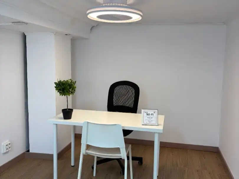 Oficina de alquiler en Arona con Terraza, Amueblado y Internet