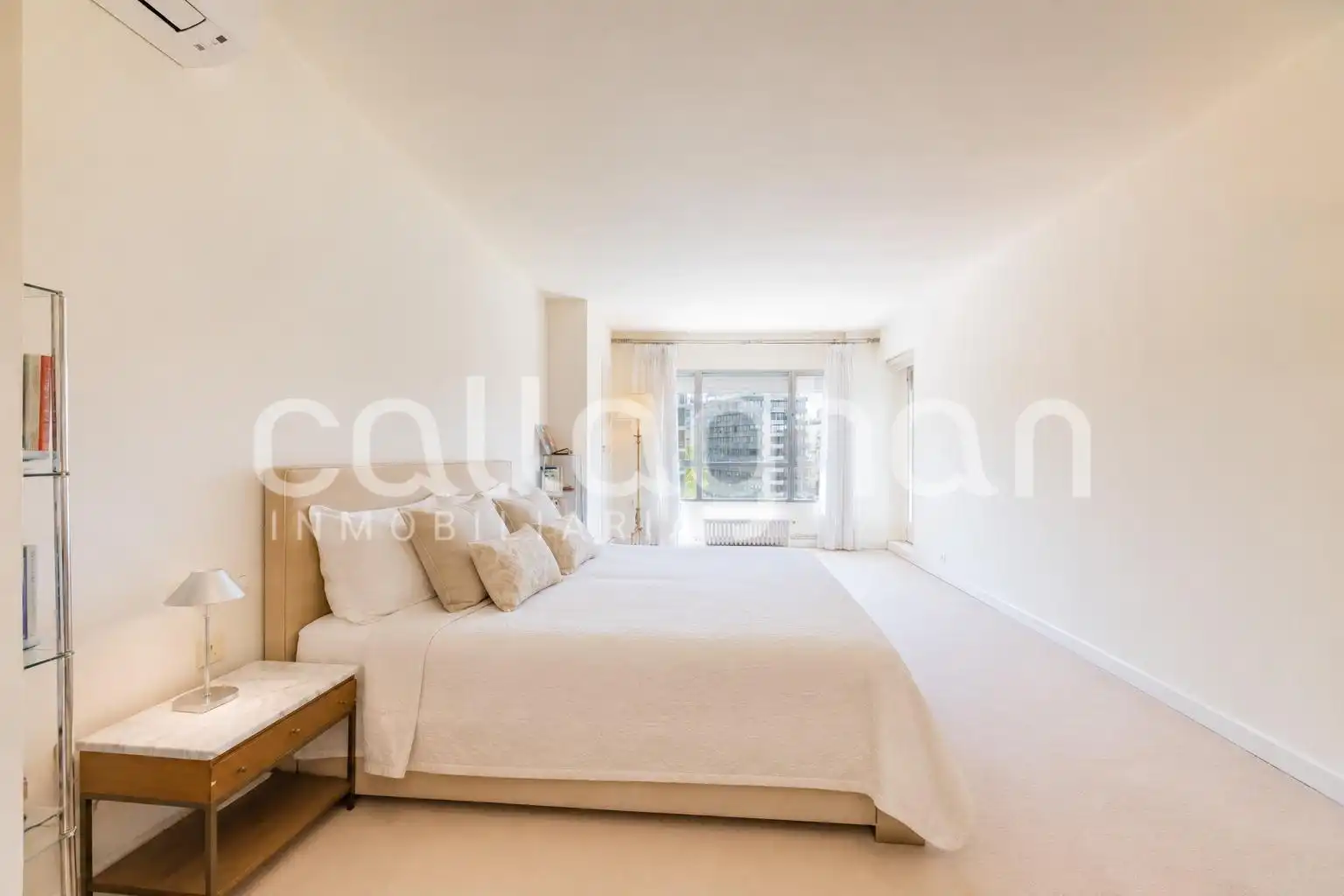 Bedroom of Flat for sale in Valencia  with Air Conditioner, Heating and Terrace