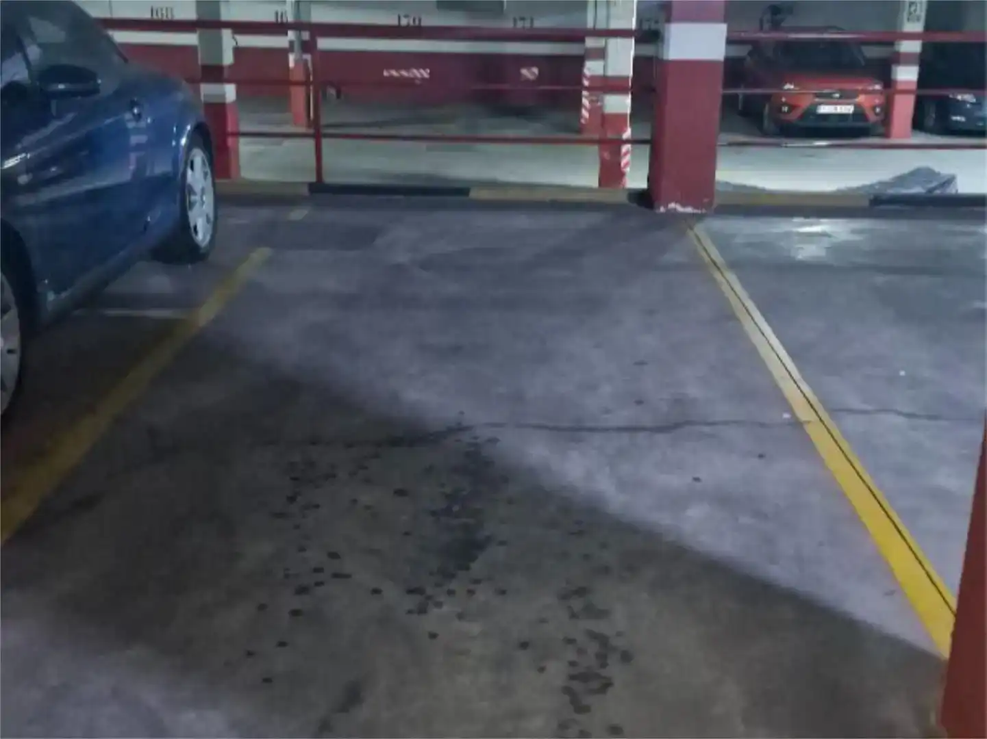 Parkplatz von Wohnung zur Miete in  Madrid Capital mit Schwimmbad