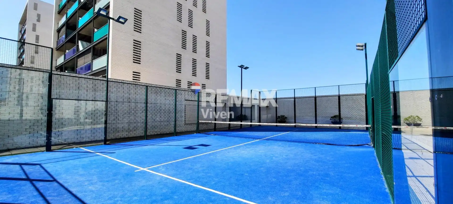 Vista exterior de Pis en venda en Viladecans amb Parquet