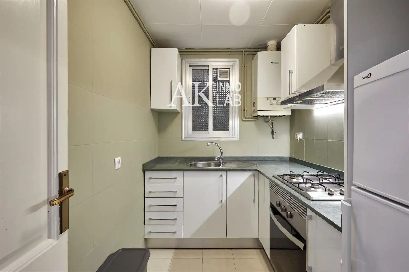 Kitchen of Apartments for sale in Barcelona  with Air Conditioner, Terrace and Furnished