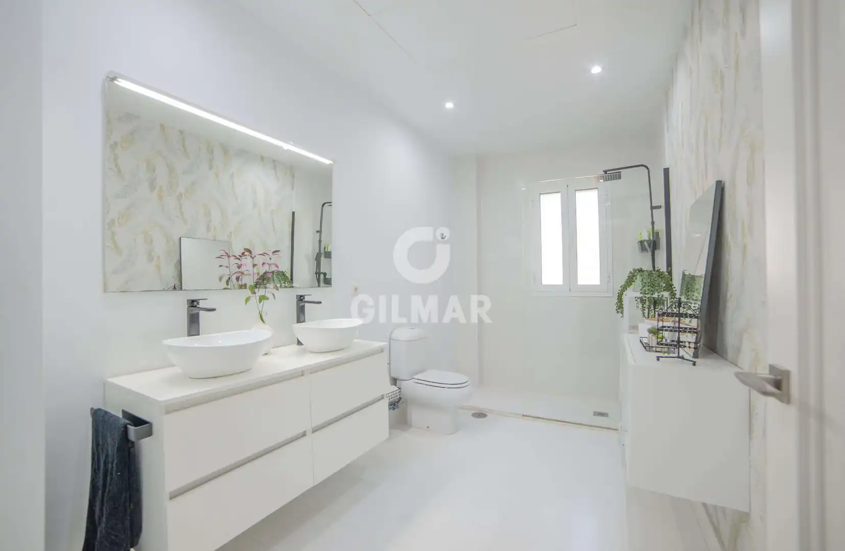 Bany de Casa o xalet en venda en Alcalá de Guadaira amb Calefacció, Jardí privat i Piscina