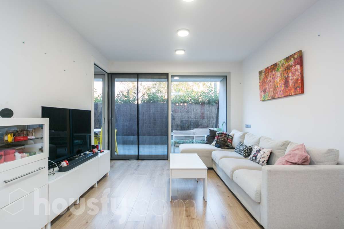 Living room of Planta baja for sale in Sabadell  with Air Conditioner, Heating and Private garden