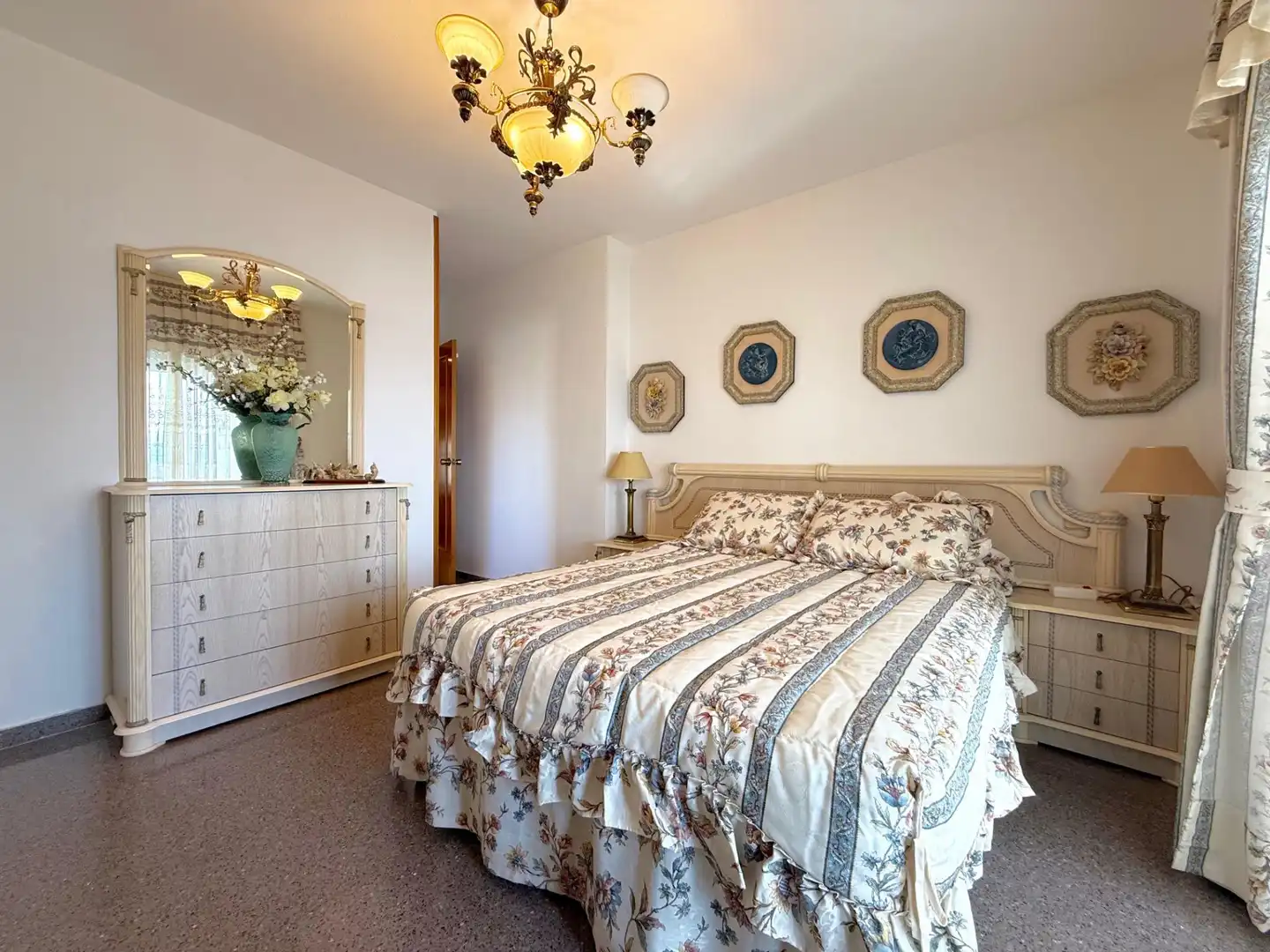 Habitación de Apartamento en venta en Benidorm con Aire acondicionado, Jardín privado y Amueblado