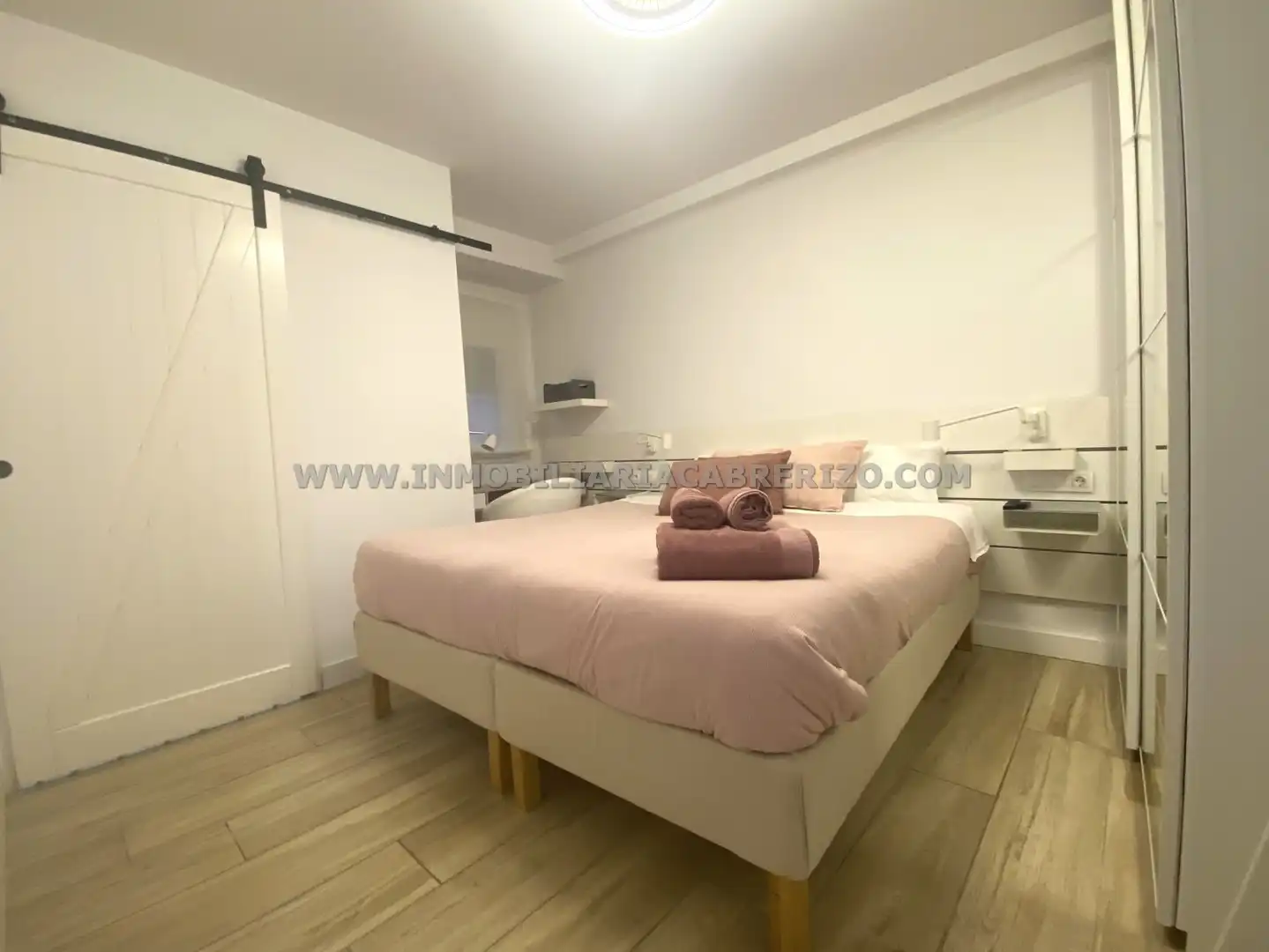 Bedroom of Flat for sale in  Pamplona / Iruña  with Heating, Furnished and Oven