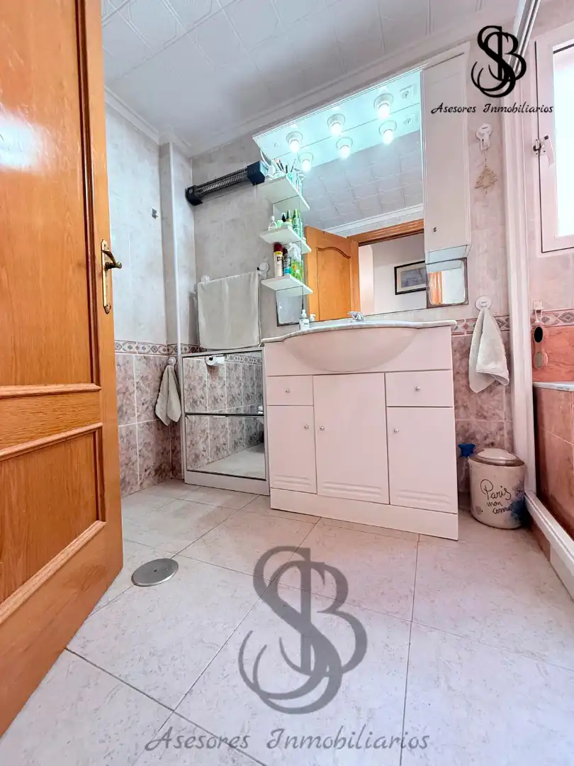 Bathroom of Flat for sale in El Campello  with Air Conditioner, Heating and Furnished