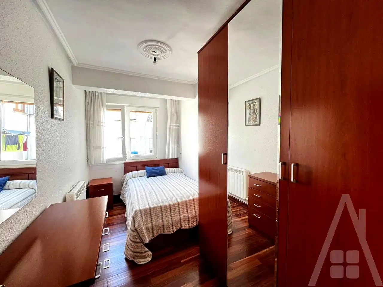 Habitación de Piso en venta en Etxebarri con Parquet, Terraza y Amueblado