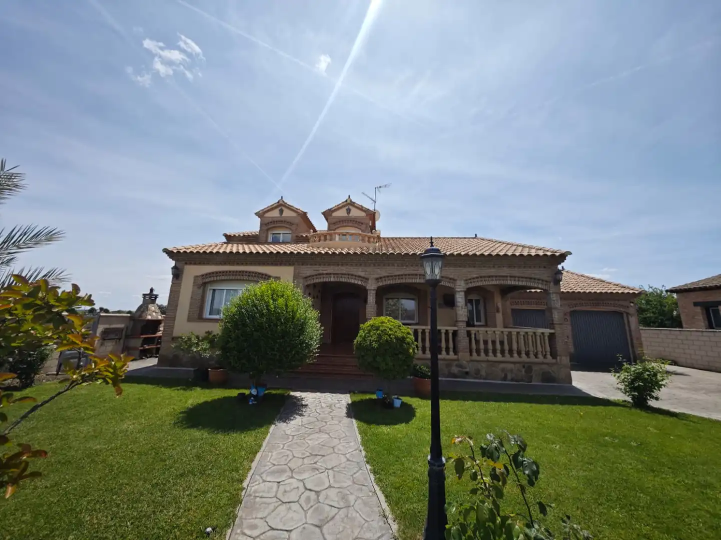 Vista exterior de Casa o chalet en venta en Escalona con Aire acondicionado, Calefacción y Piscina