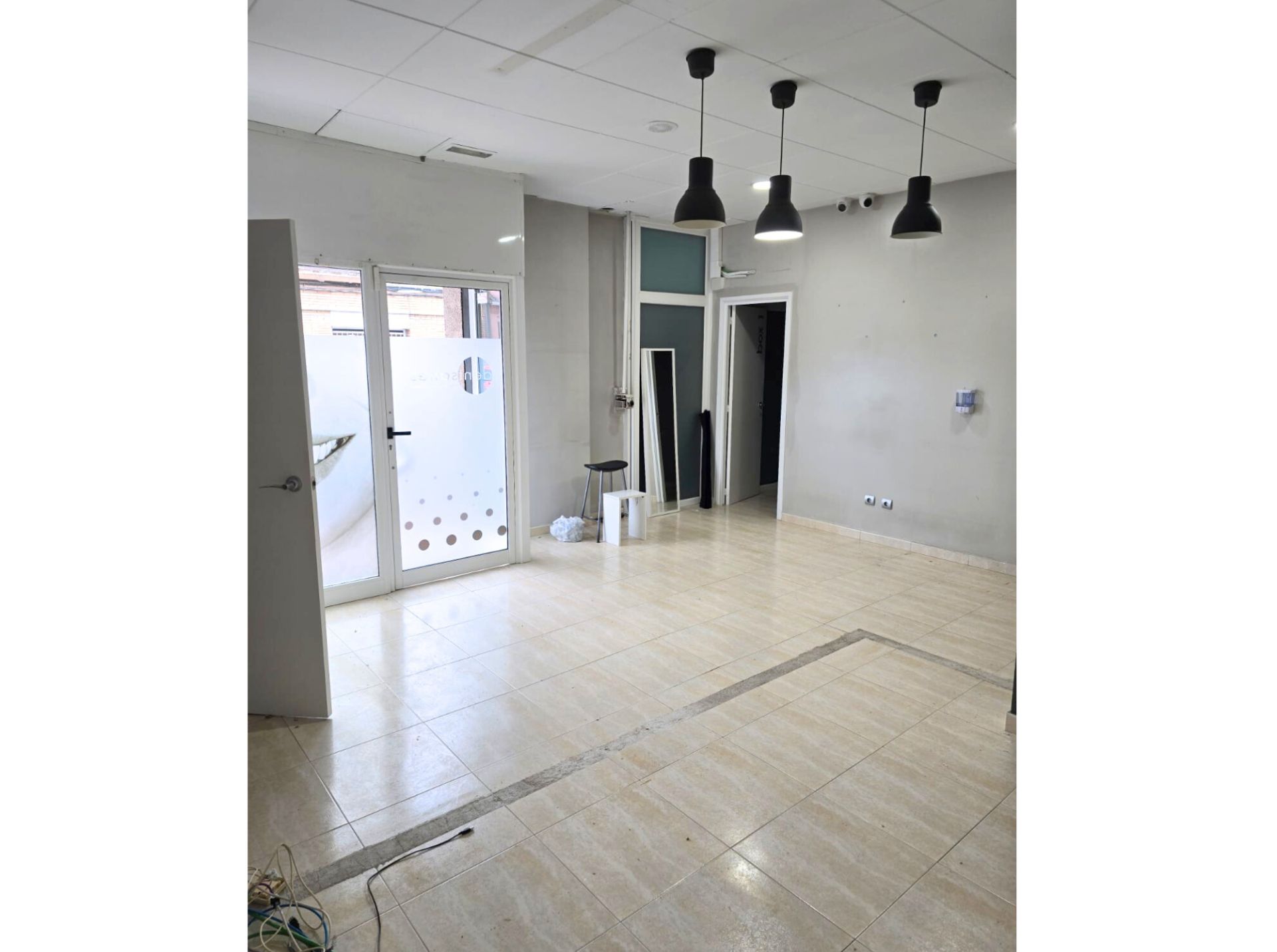 Local de lloguer a Carrer del Montseny