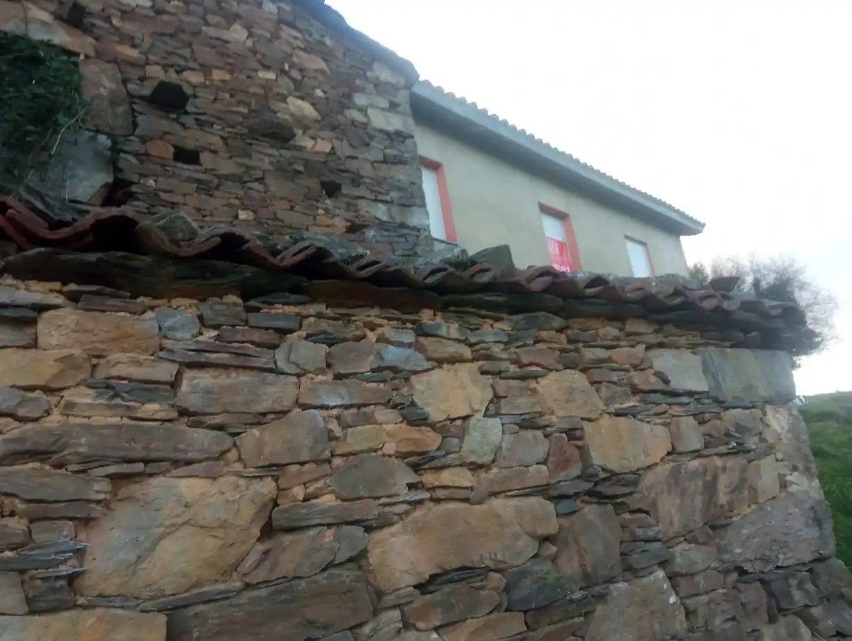 Vista exterior de Finca rústica en venda en Cudillero amb Jardí privat