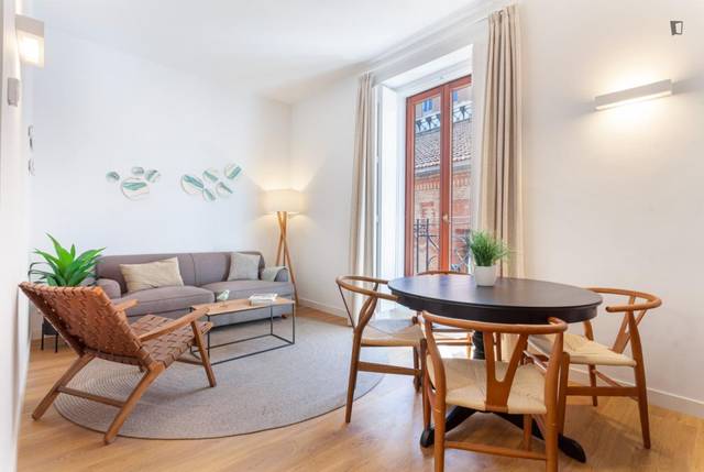 Apartamento en Alquiler en Cortes - Huertas