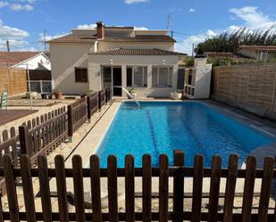 Piscina de Casa o xalet de lloguer en Canyelles amb Calefacció, Jardí privat i Terrassa