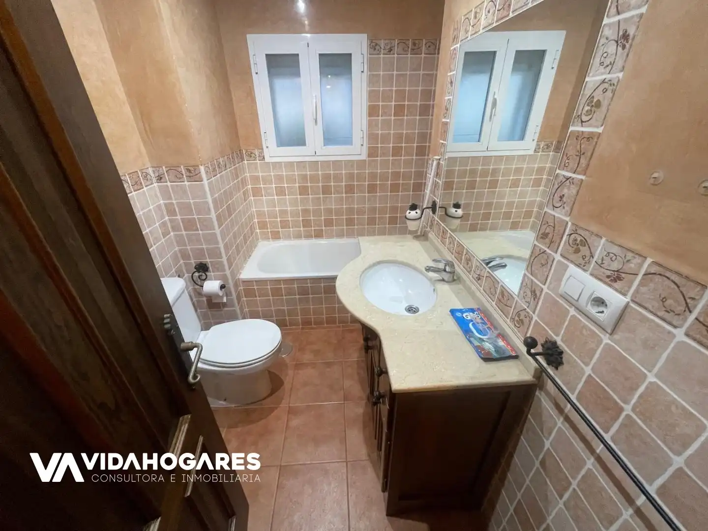 Bathroom of Houses for sale in Rota