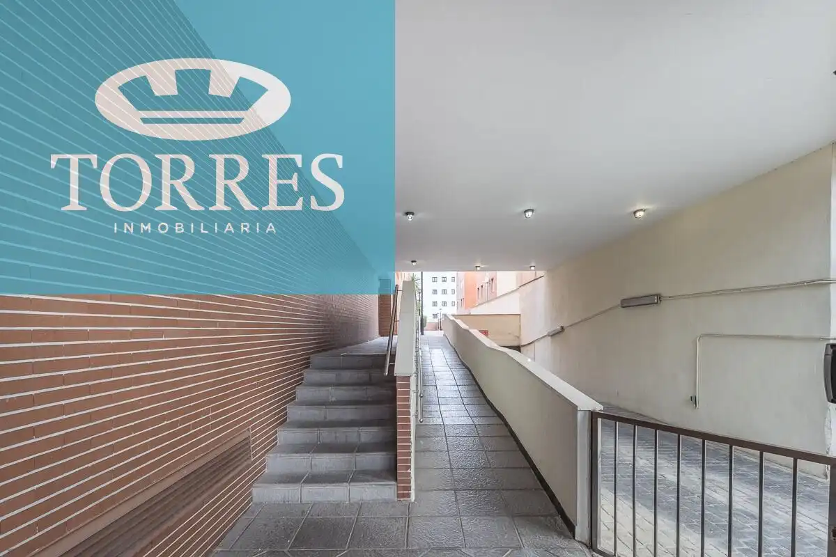 Exterior view of Flat for rent in Granada  with Air Conditioner and Heating