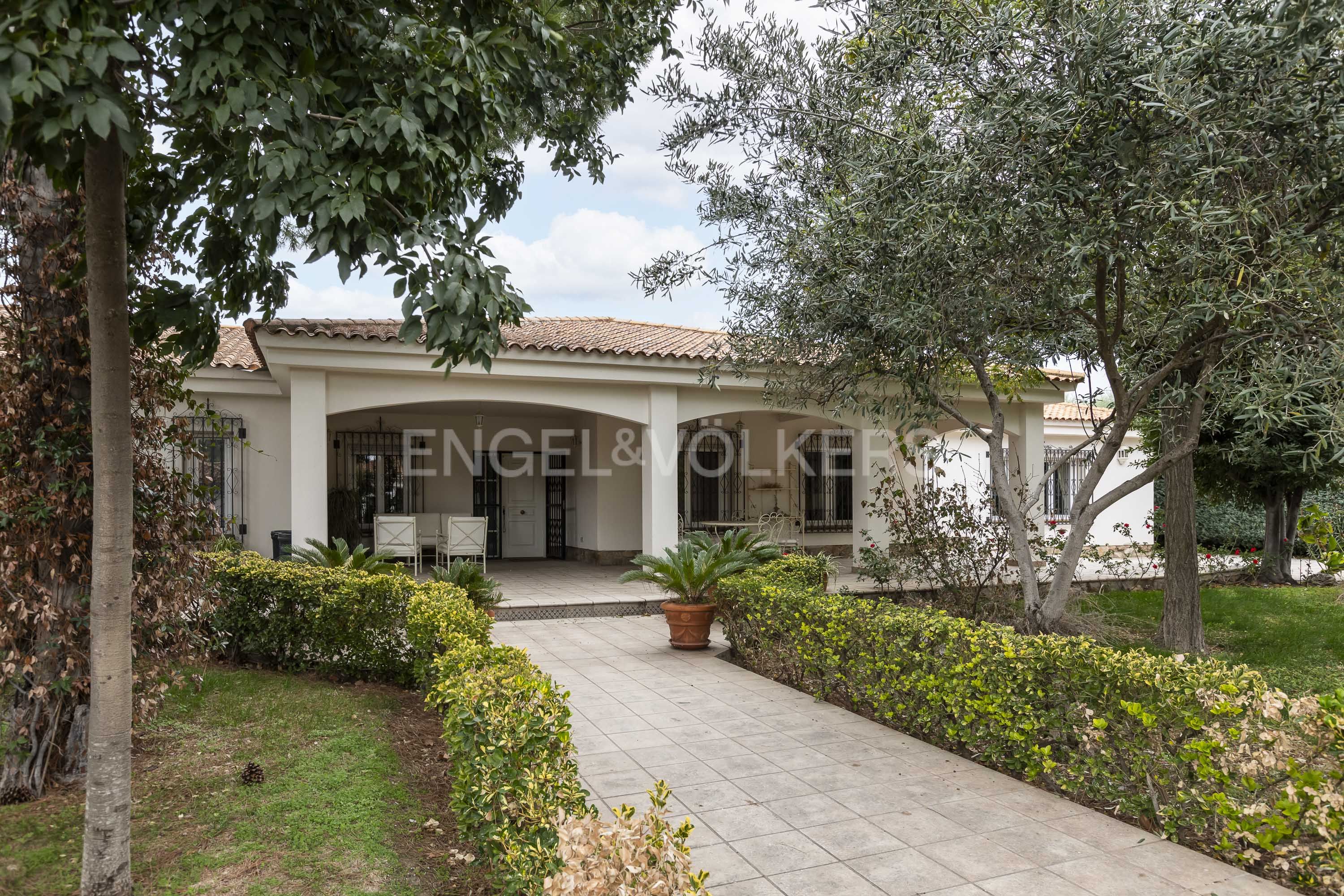 Exterior view of Country house for sale in Griñón  with Air Conditioner, Heating and Private garden